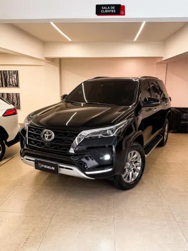 Toyota Hilux SW4 SRX 4X4 2.8 TDI 16V Dies. Aut. 2024