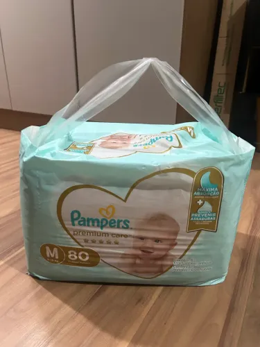 Fralda Pampers premium care M