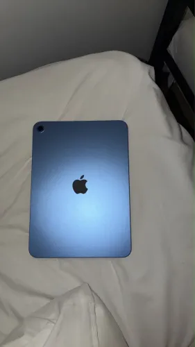 vendo um ipad 11 128 gigas, 99 de bateria, 6 meses de uso 
