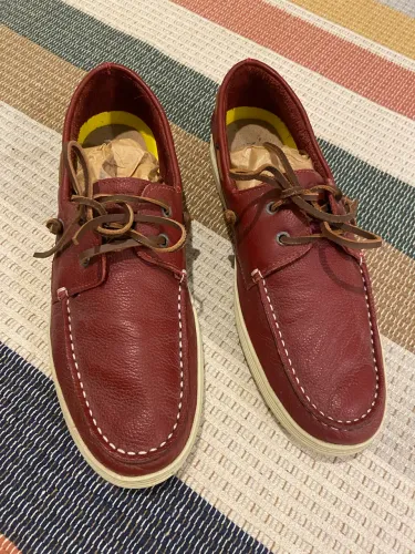 Dockside Mr. Cat Vermelho.