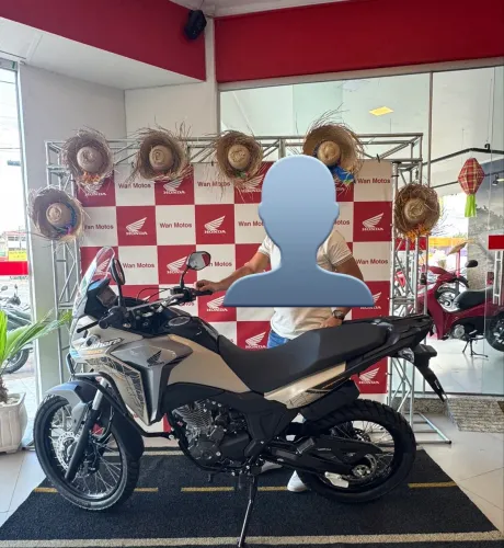 Honda Sahara 300 Adventure 2025, única dona