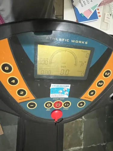Esteira Athletic Works (Para Conserto ou Retirada de Peças)