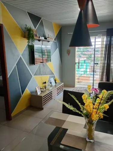 //Casa no Mundo Novo com 2 Qrts e Edícula 