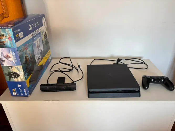 Play station PS4 1T