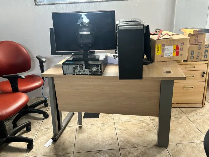 Vendo mesa em L