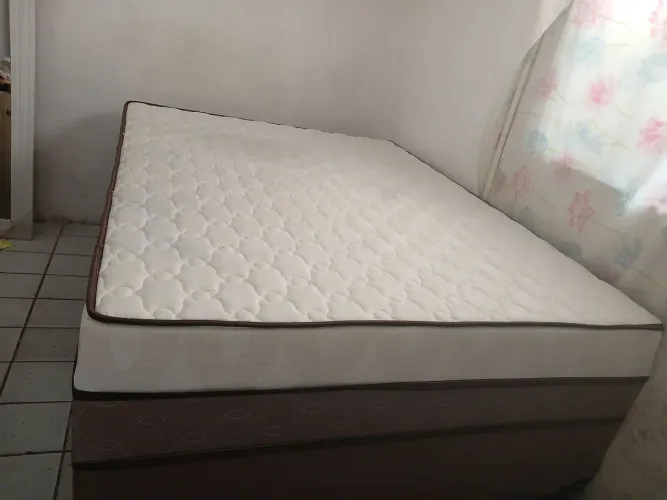 Vendo essa cama por 800,00 a vista
