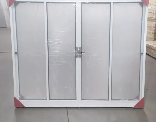 Janela vitro aço branco com grade e vidro a partir de R$ 569,00