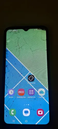 Celular a 14 trincado não afeta em nada tudo ok