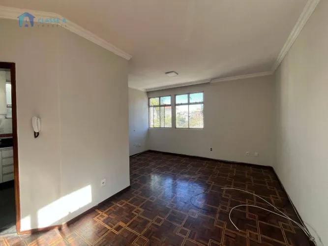 Apartamento com 3 dormitórios para alugar, 76 m² por R$ 3.466,00/mês - Coração Eucarístico