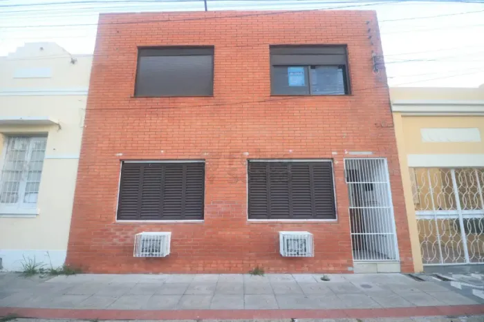 Apartamento com dois dormitórios no Centro de Pelotas - Próximo à Bento