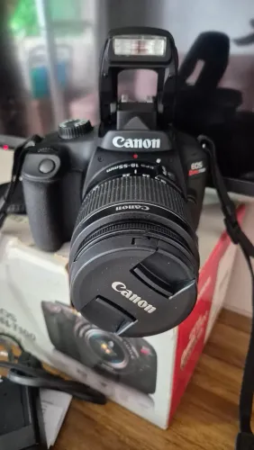 CÂMERA CANON T100