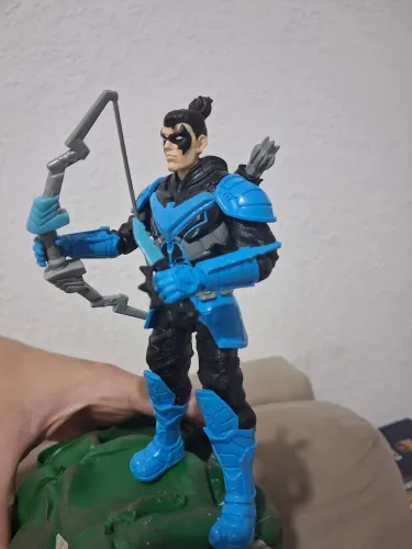 Asa noturna action figure