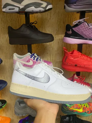 NIKE AIR FORCE 1 LOW