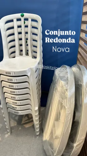 Kit- 1 mesa redonda + 4 cadeiras 