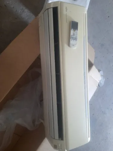 Evaporadora Fujitsu Inverter 27.000 BTU/h (Unidade Interna) + Controle