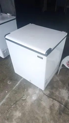 VENDO FREEZER SEMI NOVA COM GARANTIA
