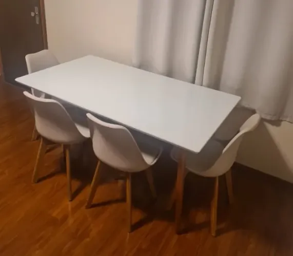 Mesa de Jantar 4 Lugares + 4 Cadeiras Mobly | Excelente Estado
