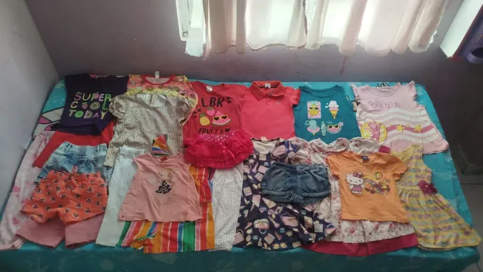 Lote de menina com 20 peças tamanho 2 anos 