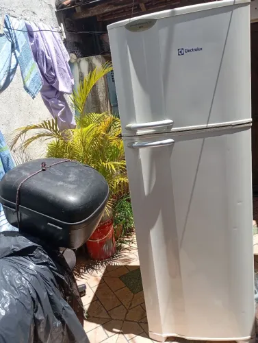 GELADEIRA ELETROLUX (sou de São Mateus zl)