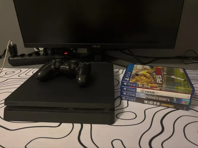 ps4 slim com 1 controle e 4 jogos