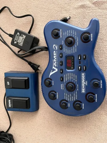 Pedaleira Guitarra Vamp-2 com Pedal de troca - COM DEFEITO