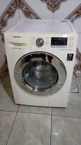 Máquina de lavar e secar roupa Samsung