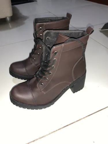 Bota Falcucci feminina