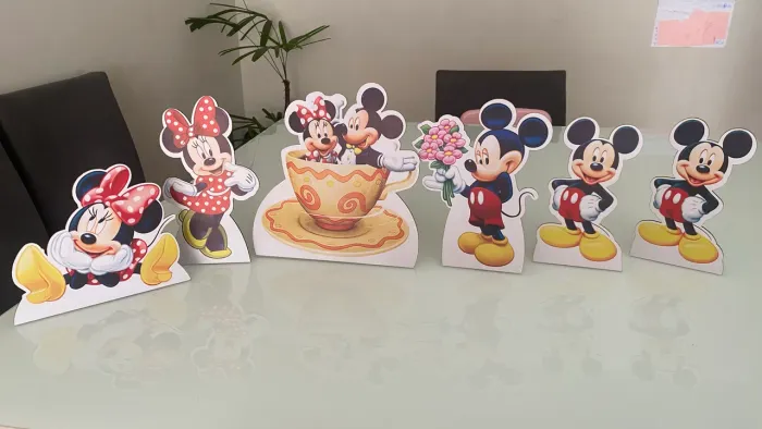 Totem mesa Mickey e Minnie