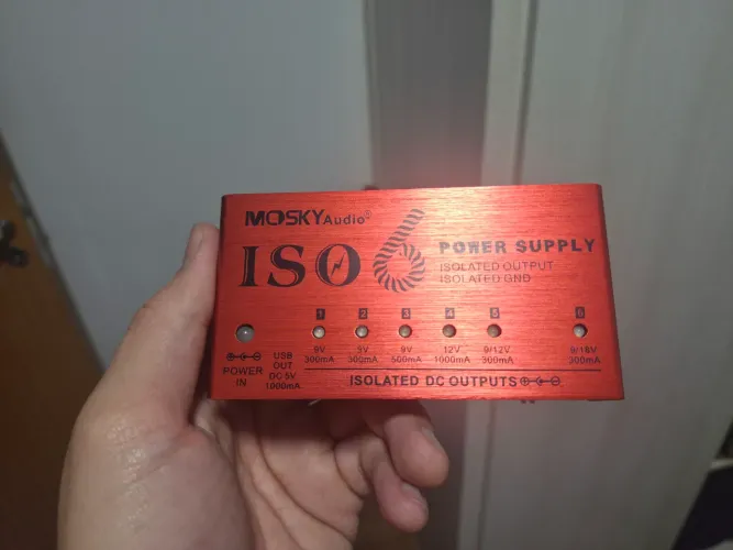 Fonte Isolada para pedais Mosky Iso 6 novinha