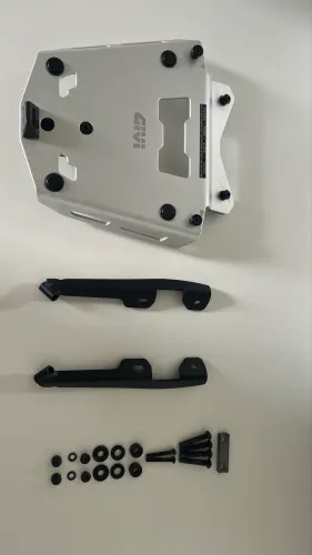 GIVI Suporte traseiro alumínio F900 GSA F 850 GS