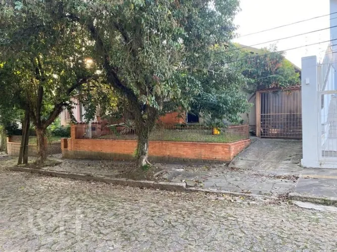 Casa à venda em Vila Ipiranga com 110 m², 3 quartos, 2 vagas