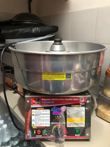 VENDE-SE MÁQUINA DE ALGODÃO DOCE