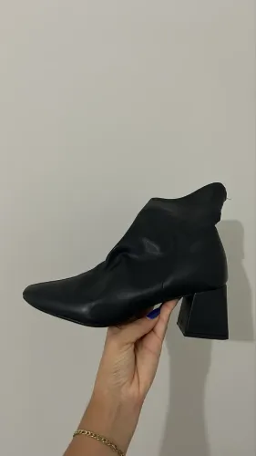 Bota cano curto tamanho 39 usado 1 vez!