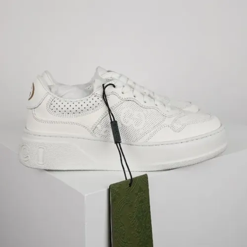 TENIS GUCCI BRANCO TAMANHO 41 BR