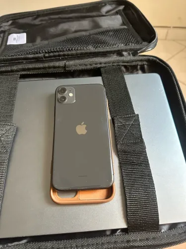 iPhone 11 em perfeito funcionamento