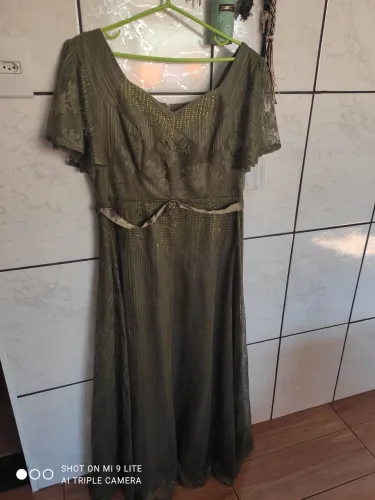 Vestido Verde Oliva de Madrinha Tamanho 46 usado apenas 1 vez