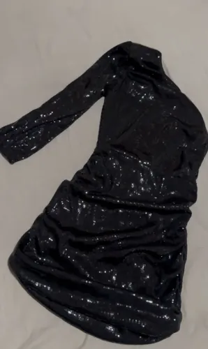 Vestido preto brilho