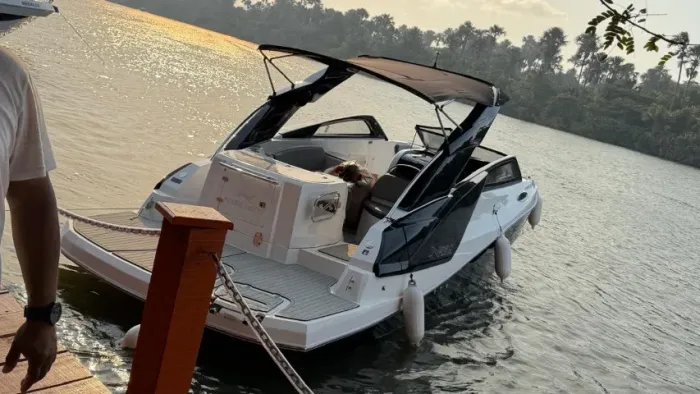 Aluguel de lancha NX 260 nova em Barreirinhas