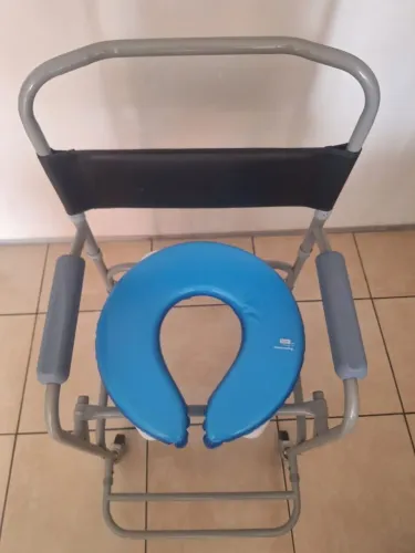Cadeira de Banho Procirúrgica