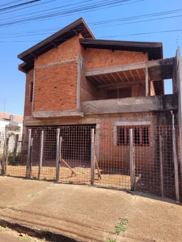 Imóvel em excelente localização, próximo a Condomínios de alto padrão e ao Parque Linear.
