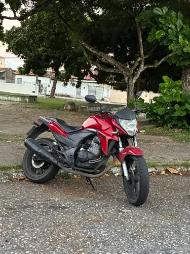 Vendo Honda CB 300R 2014. conforto e desempenho no dia a dia ou para viagens.