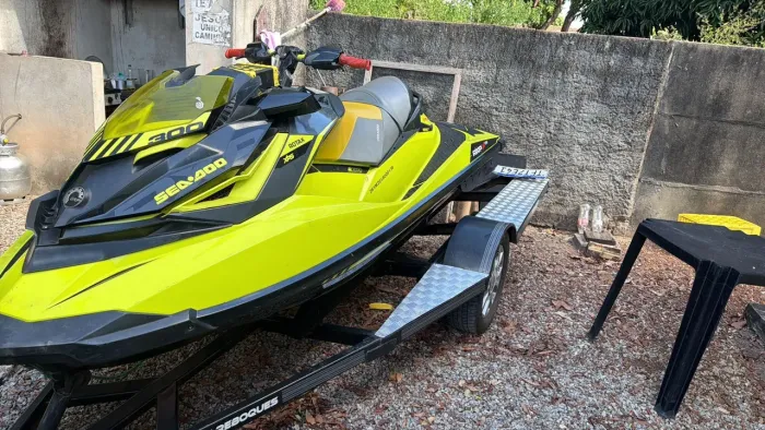 VENDO JET SKI SED 300 ANO 2018