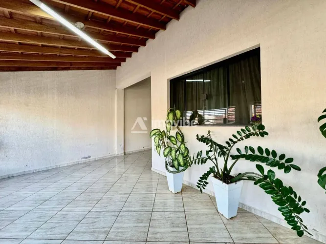 Casa à Venda no Jardim Esmeralda com Edícula  Excelente Oportunidade para Morar e Empreend