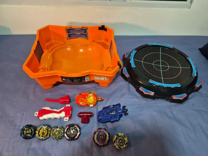 Kit completo de bayblades e acessórios