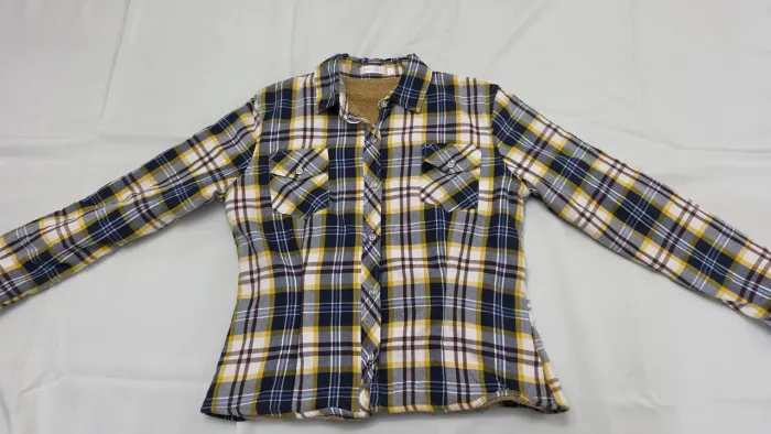 Camisa feminina apeluciada