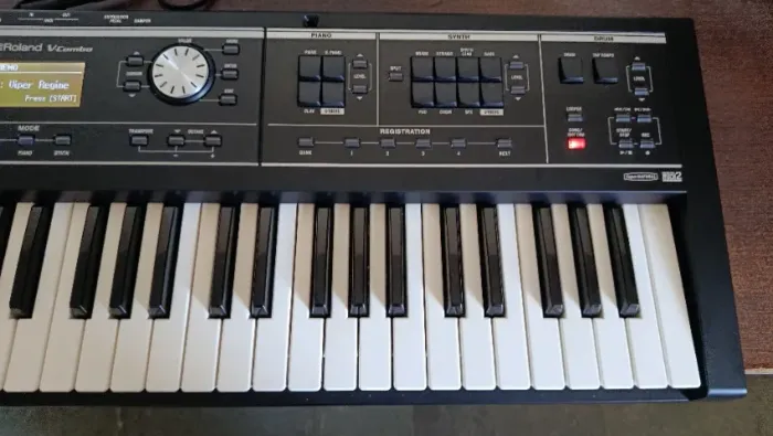 Roland VR-09 v2 Stage Piano - Como um Novo - Sem Marca com Caixa e Manual