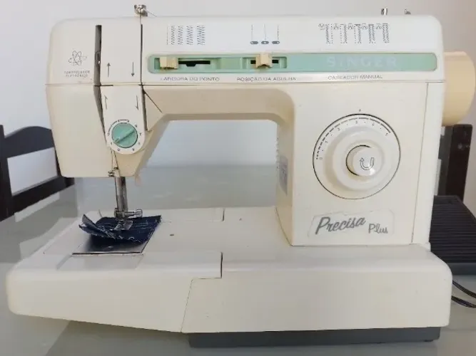 Maquina de costura singer precisa plus