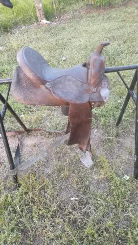 Vendo arreios,selas e mantas para cavalo quarto de milha