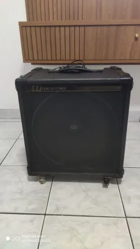 Amplificador de baixo meteoro 100 watts ótimo estado