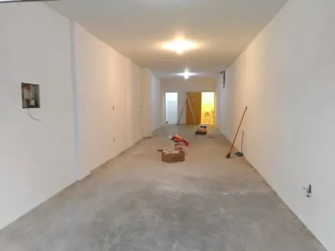 Alugo loja em Bairro república -Vitória (andar térreo)